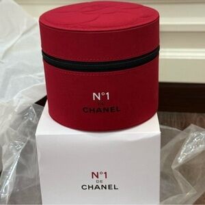 Chanel Beauty No 1. Makeup Case